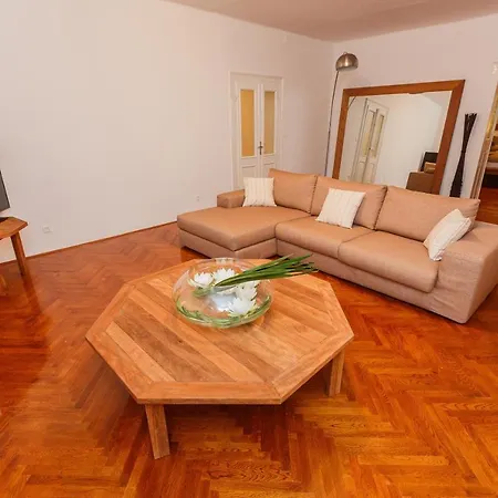 아파트 Piazza Dei Signori Penthouse 스플리트