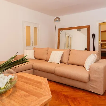 Piazza Dei Signori Penthouse * 스플리트