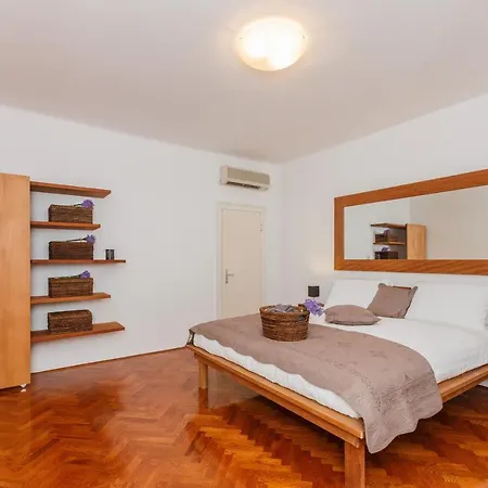 Piazza Dei Signori Penthouse * 스플리트
