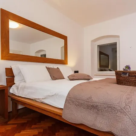 Piazza Dei Signori Penthouse 아파트 *