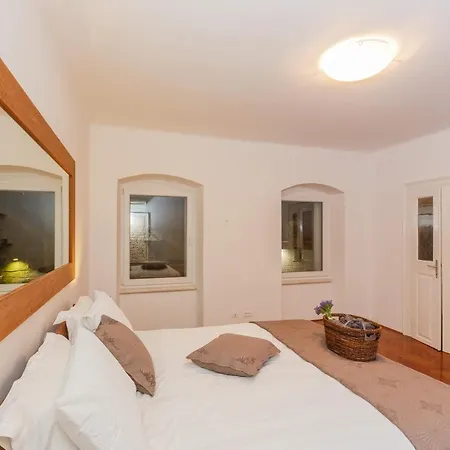 Piazza Dei Signori Penthouse * 스플리트