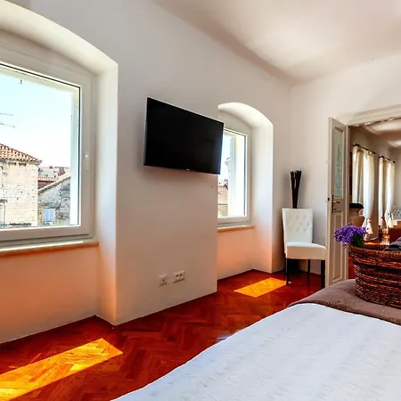Piazza Dei Signori Penthouse * 스플리트