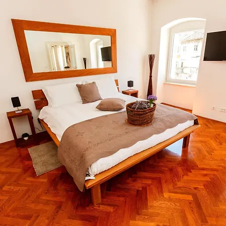 Piazza Dei Signori Penthouse * 스플리트