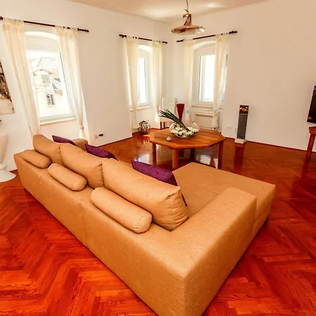 아파트 Piazza Dei Signori Penthouse *